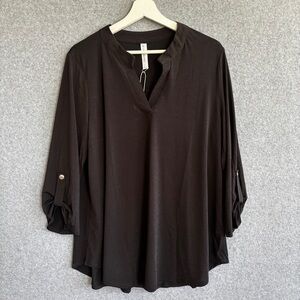 Dear Scarlett Flattering Black 3/4 sleeve Feminine Lightweight Breathable Top L